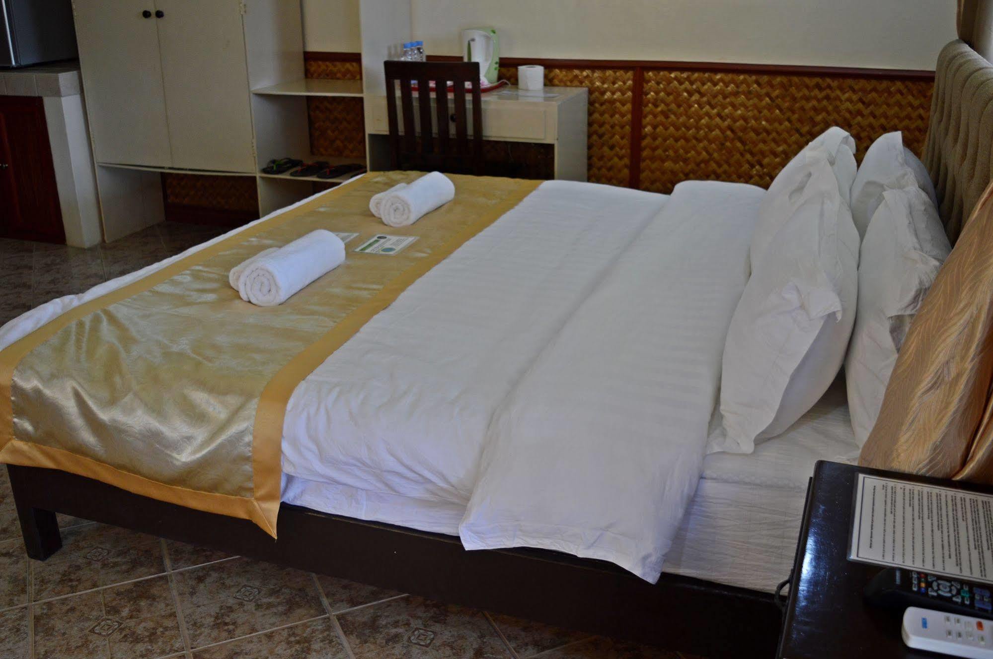Palawan Seaview Resort Puerto Princesa Zewnętrze zdjęcie